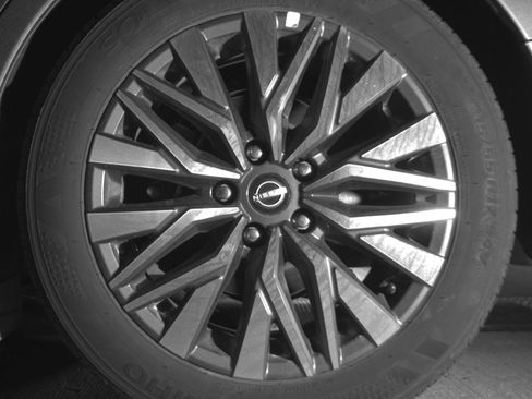 Used 2025 Nissan Altima 2.5 SV image 14