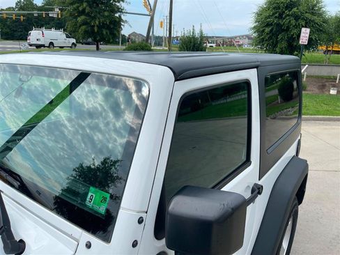 Used 2016 Jeep Wrangler Sport w/ Quick Order Package 24S AWD/4WD image 12