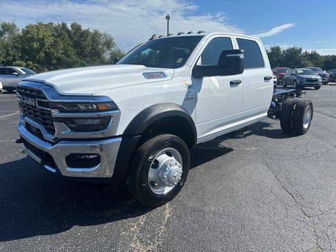 New 2026 RAM 4500 Tradesman w/ Chrome Appearance Group AWD/4WD image 3