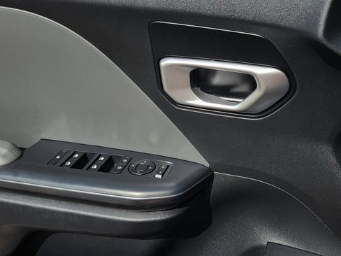 Used 2025 Kia K4 FWD image 19