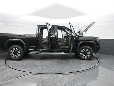Used 2024 GMC Sierra 2500 Denali w/ Denali Reserve Package image 55