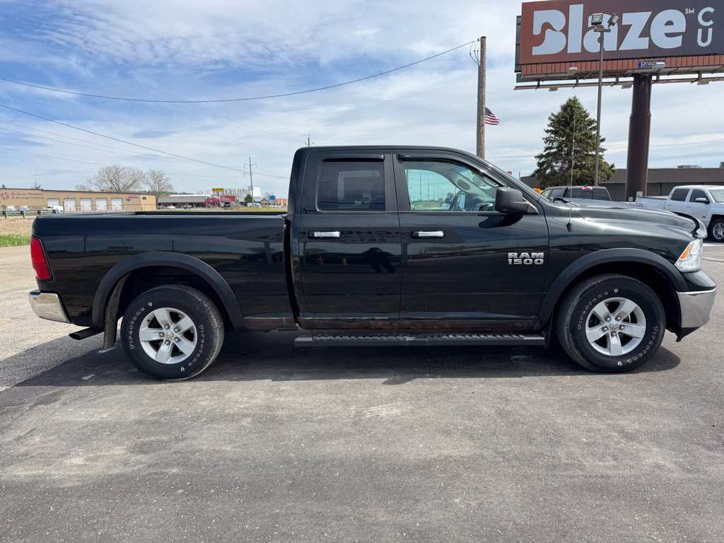 Used 2017 RAM 1500 Classic SLT AWD/4WD image 34