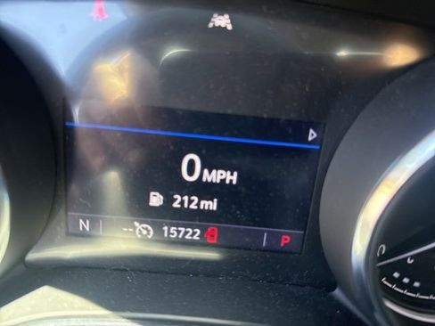 Used 2023 Buick Encore GX Select w/ Sport Touring Package FWD image 3