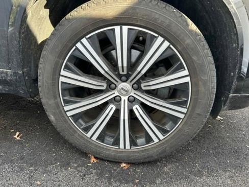 Used 2023 Volvo XC90 B5 Plus w/ Protection Package image 4