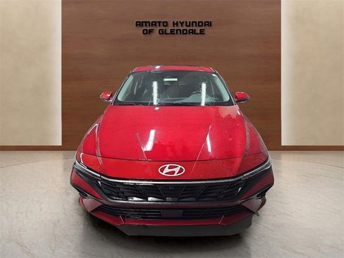 Certified 2024 Hyundai Elantra Limited image 9