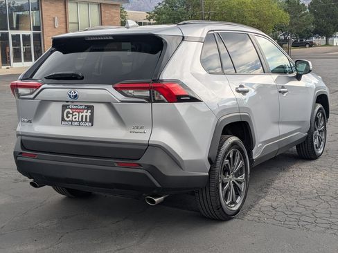 Used 2022 Toyota RAV4 XLE Premium AWD/4WD image 3