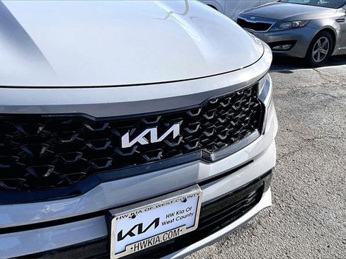 Used 2023 Kia Sorento SX image 28