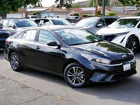 Used 2023 Kia Forte LXS FWD image 3