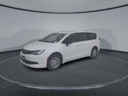 New 2026 Chrysler Voyager LX image 7