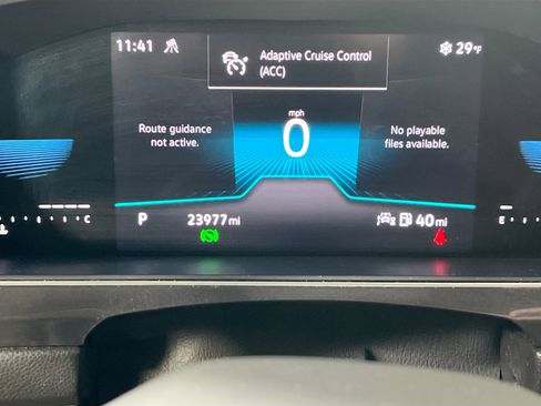 Used 2022 Volkswagen Tiguan SE R-Line image 12