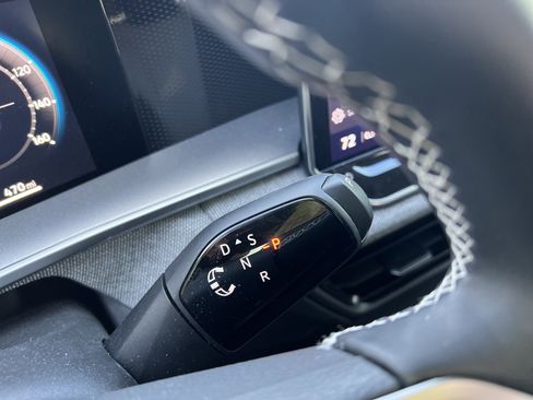 Certified 2025 Volkswagen Tiguan S image 23