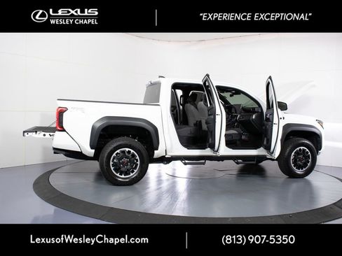 Used 2024 Toyota Tacoma TRD Off-Road AWD/4WD image 15