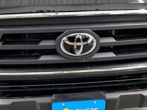 Used 2021 Toyota Tacoma SR5 image 31