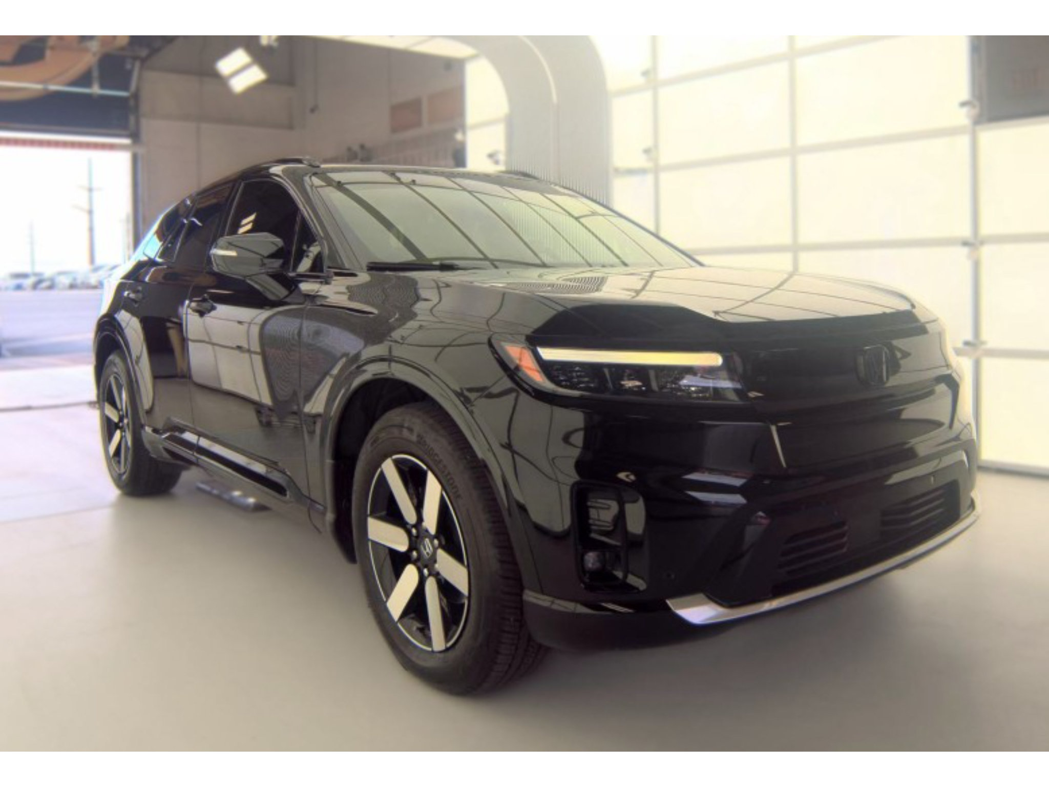Used 2024 Honda Prologue Touring image 4