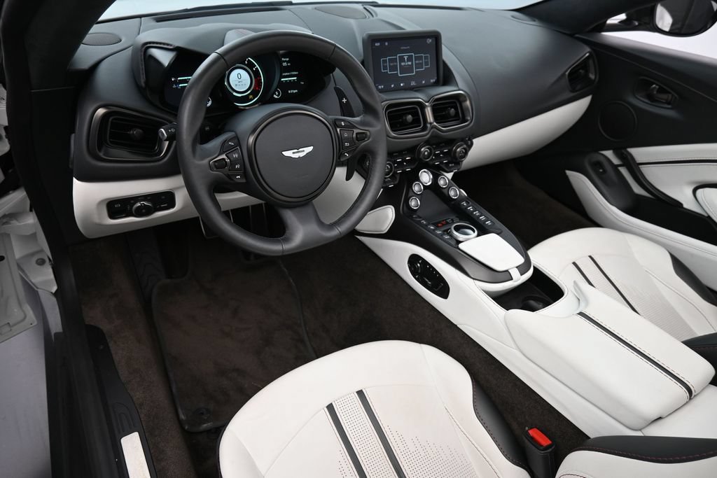 Used 2023 Aston Martin V8 Vantage Roadster RWD image 4
