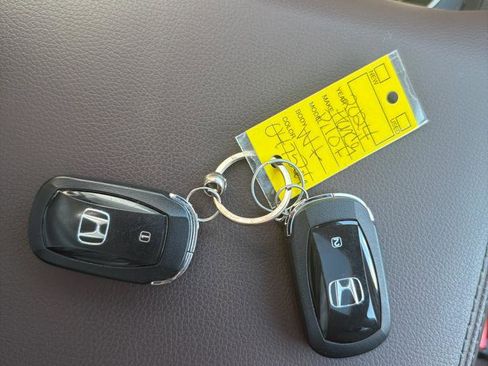 Used 2024 Honda Pilot Elite image 32