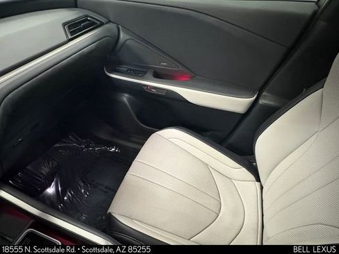 Used 2025 Lexus TX 500h AWD w/ Technology Package image 19