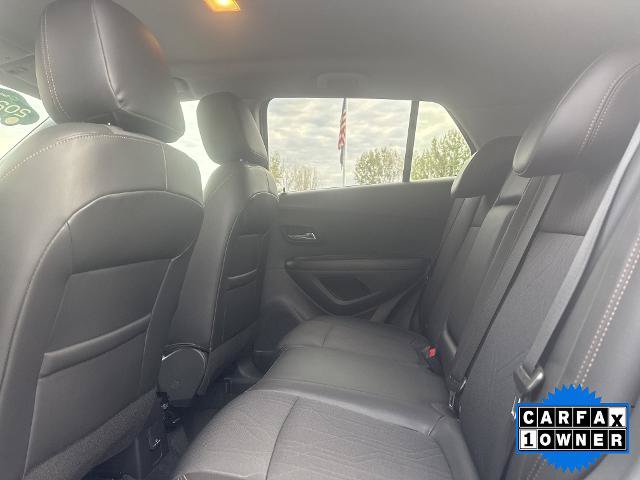 Used 2022 Chevrolet Trax LT w/ LT Convenience Package AWD/4WD image 11