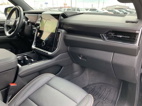 Used 2025 GMC Yukon Elevation w/ Elevation Premium Package image 69