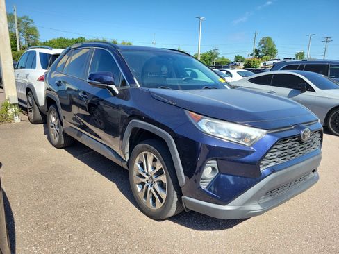 Used 2019 Toyota RAV4 XLE Premium w/ Cold Weather Package FWD image 2