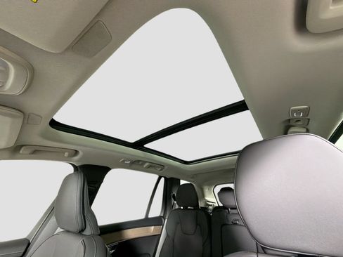 New 2026 Volvo XC90 B5 Core AWD/4WD image 21