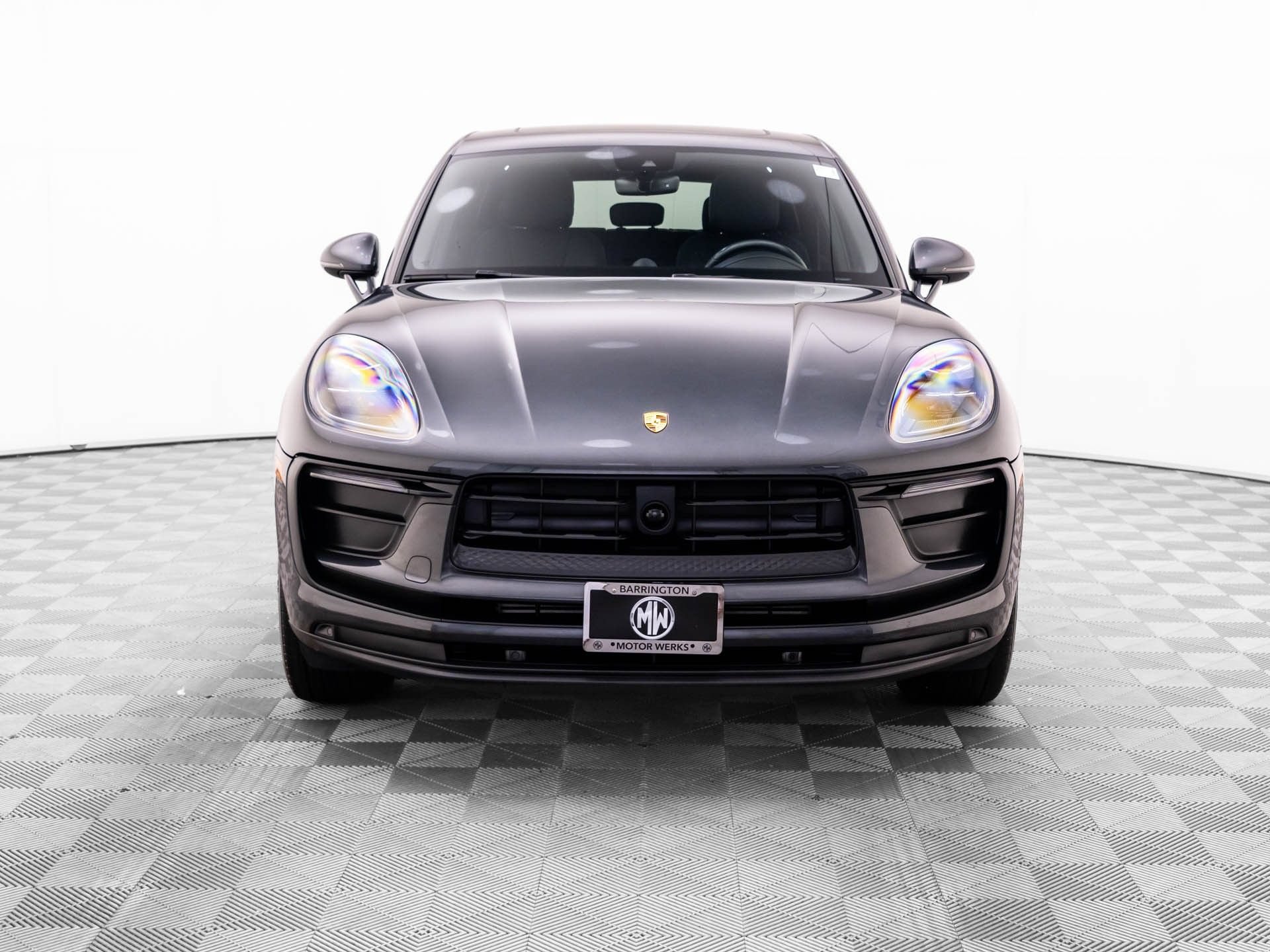 Used 2024 Porsche Macan AWD/4WD image 9
