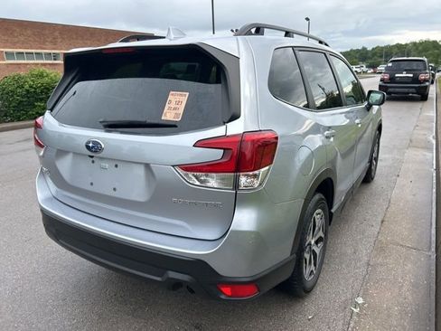Used 2023 Subaru Forester Premium AWD/4WD image 3