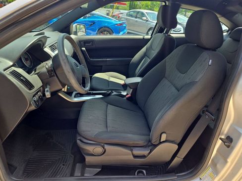 Used 2009 Ford Focus SE FWD image 13