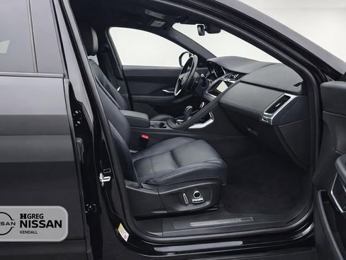 Used 2022 Jaguar E-PACE SE image 9