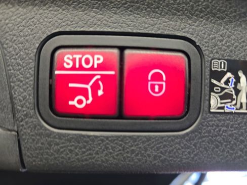 Certified 2025 Mercedes-Benz GLE 450e 4MATIC image 15