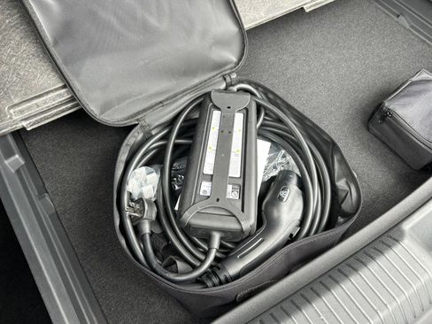 Used 2023 Volkswagen ID.4 Pro S Plus AWD/4WD image 53