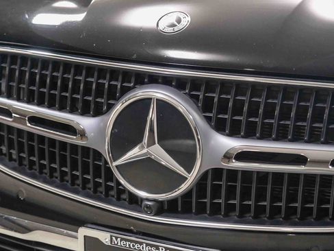 Used 2024 Mercedes-Benz GLC 300 4MATIC image 13