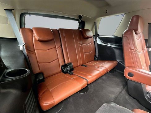 Used 2020 Cadillac Escalade Luxury RWD image 24