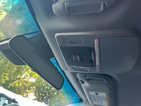 Used 2019 Toyota Camry LE image 40