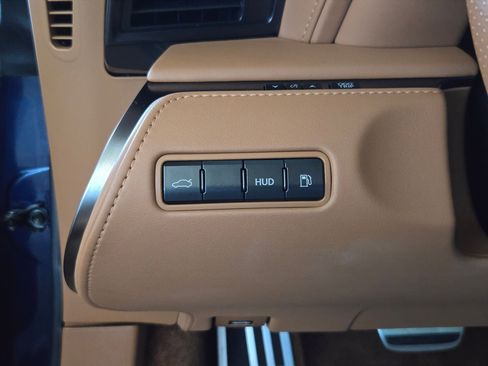 Used 2018 Lexus LC 500 Coupe w/ Touring Package image 19