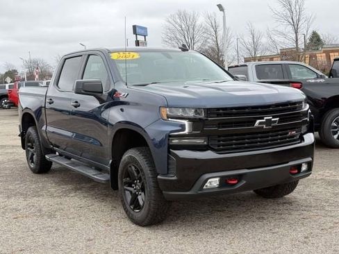 Used 2021 Chevrolet Silverado 1500 LT Trail Boss w/ Bed Protection Package image 4