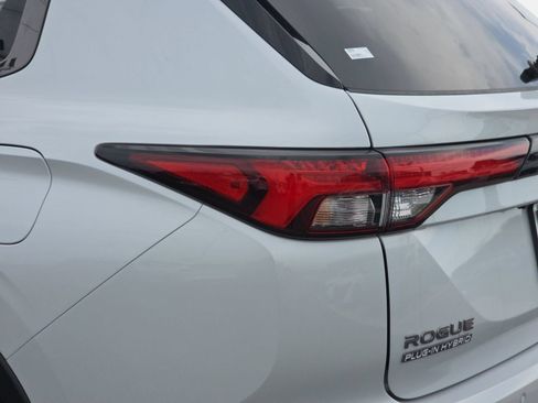 New 2026 Nissan Rogue SL AWD/4WD image 32
