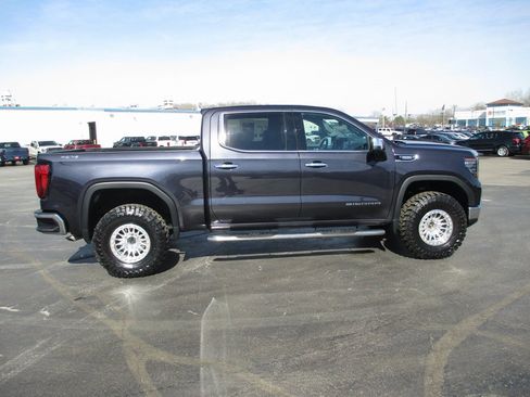 Used 2022 GMC Sierra 1500 SLT image 4