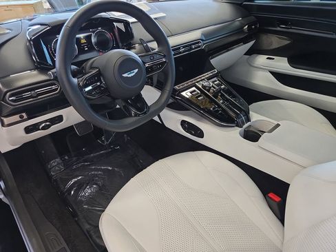 Used 2025 Aston Martin V8 Vantage Coupe RWD image 26