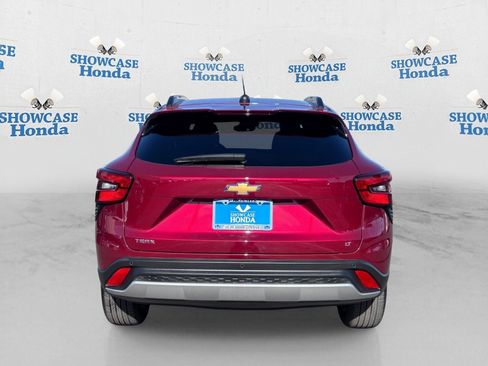 Used 2025 Chevrolet Trax LT w/ Driver Confidence Package FWD image 7