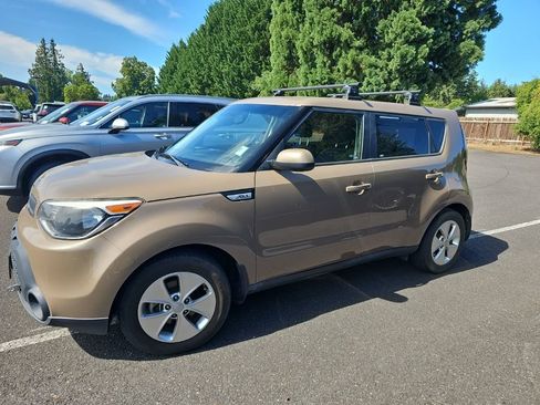 Used 2015 Kia Soul FWD image 3