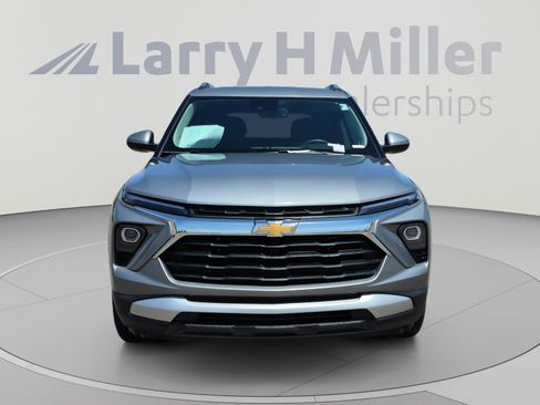 Used 2025 Chevrolet TrailBlazer LT w/ Convenience Package FWD image 8
