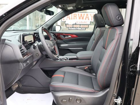 New 2026 Chevrolet Traverse RS w/ LPO, Floor Liner Package image 12