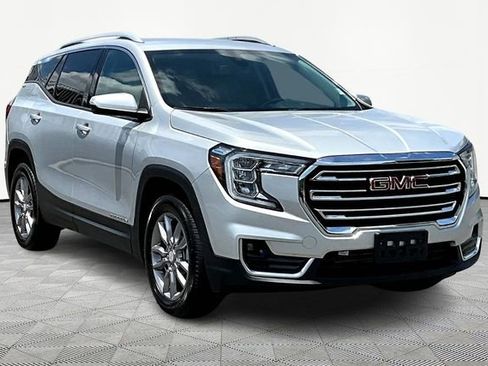 Used 2022 GMC Terrain SLT image 1