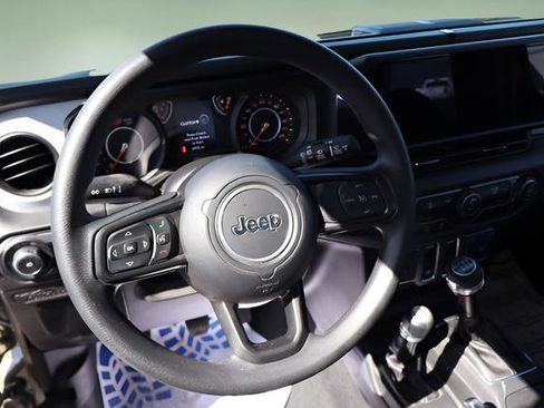 Used 2025 Jeep Wrangler Sport image 12