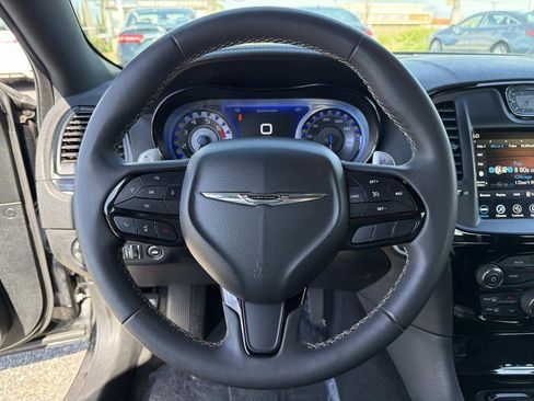 Used 2022 Chrysler 300 S image 9