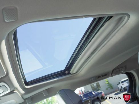 Used 2024 Toyota Sienna XLE image 11