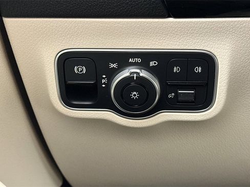 Certified 2025 Mercedes-Benz GLA 250 4MATIC image 31