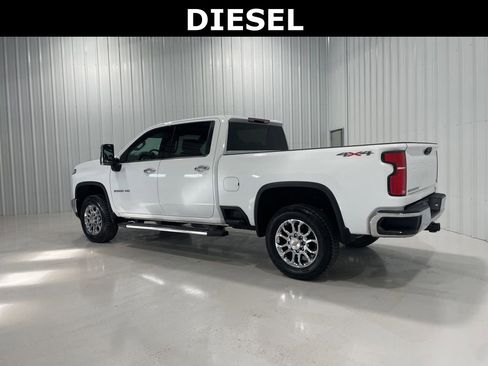 Used 2024 Chevrolet Silverado 2500 LTZ image 4