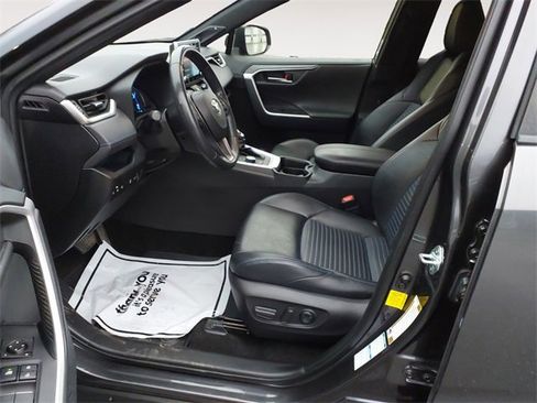 Used 2020 Toyota RAV4 XSE image 9